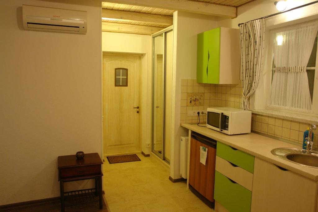 Hotel Sicilia Chornomorsk Habitación foto
